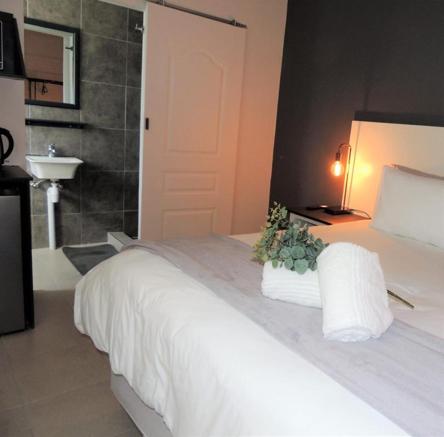 The Lantern Guesthouse Bloemfontein Dış mekan fotoğraf
